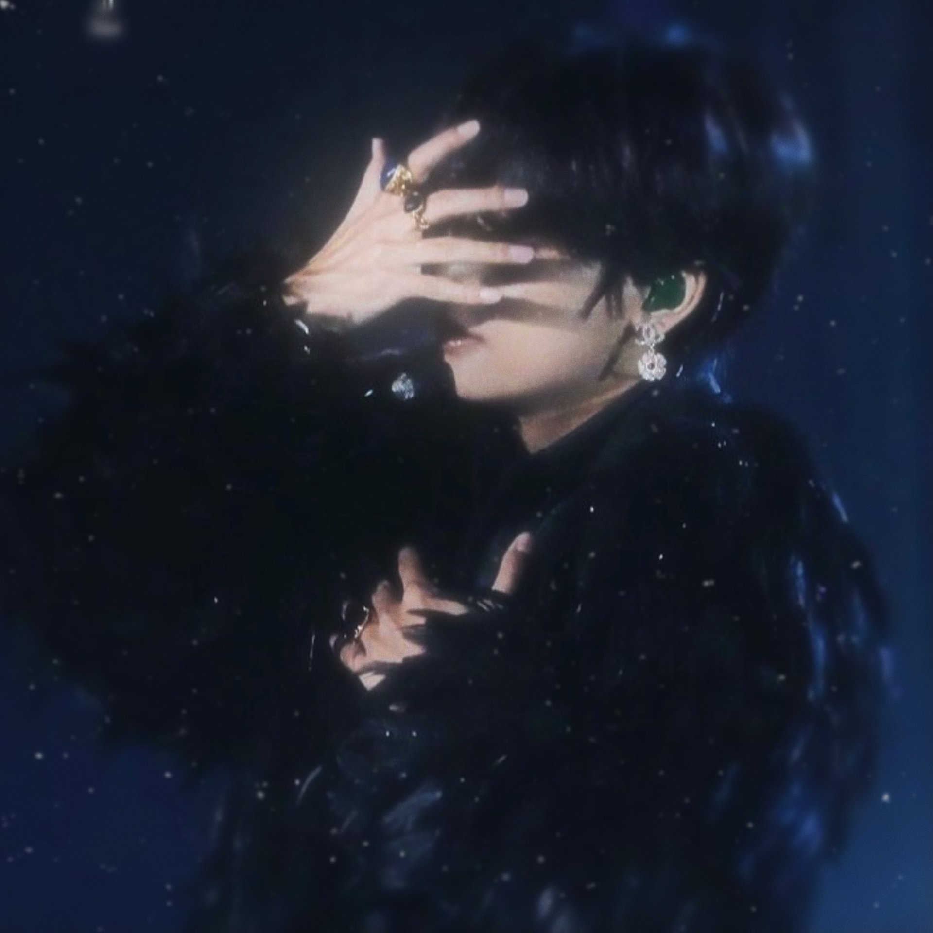 · • Kim Taehyung